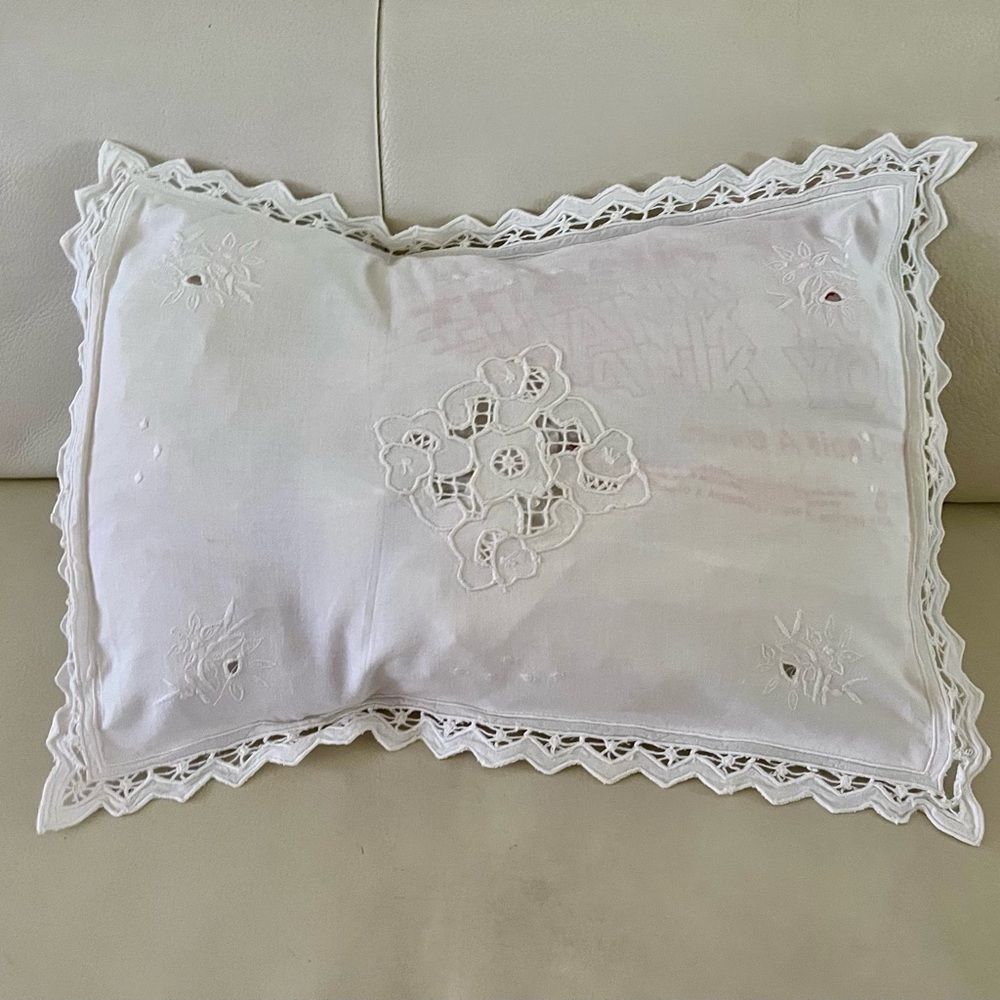 White Lace Trim Pillowcase 12/17 inches